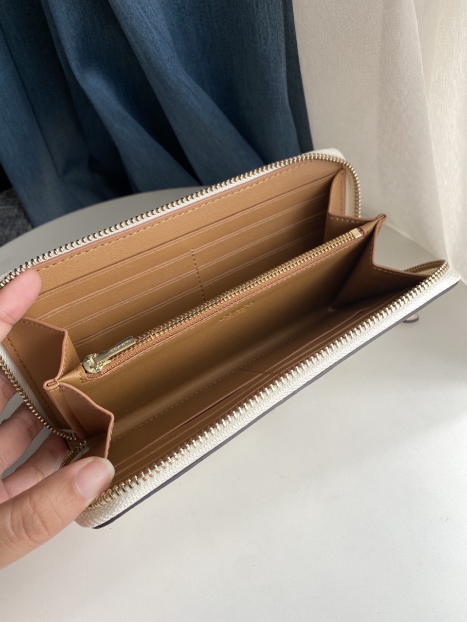 VÍ NỮ DÀI COACH TRÁI TÁO | BÓP CẦM TAY COACH NEW YORK CAO CẤP 2