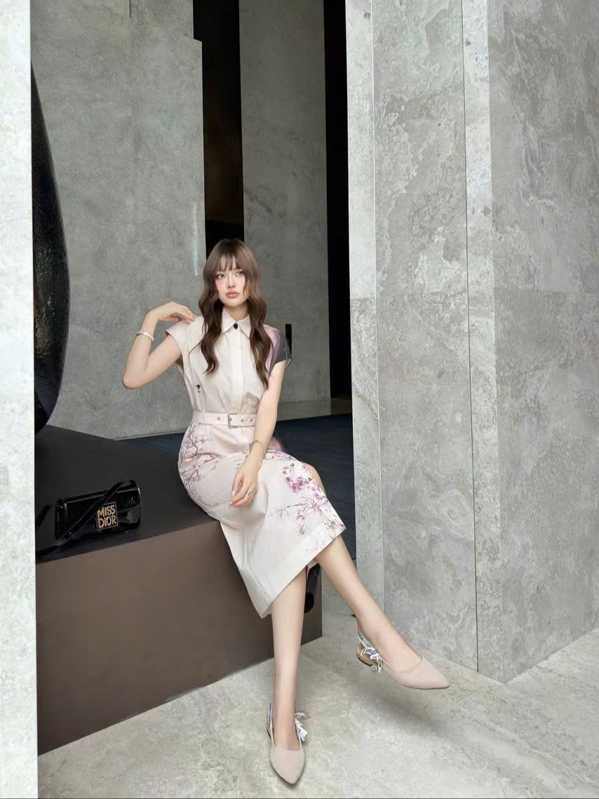 Áo đầm dài hoa tím nhỏ Dior 1