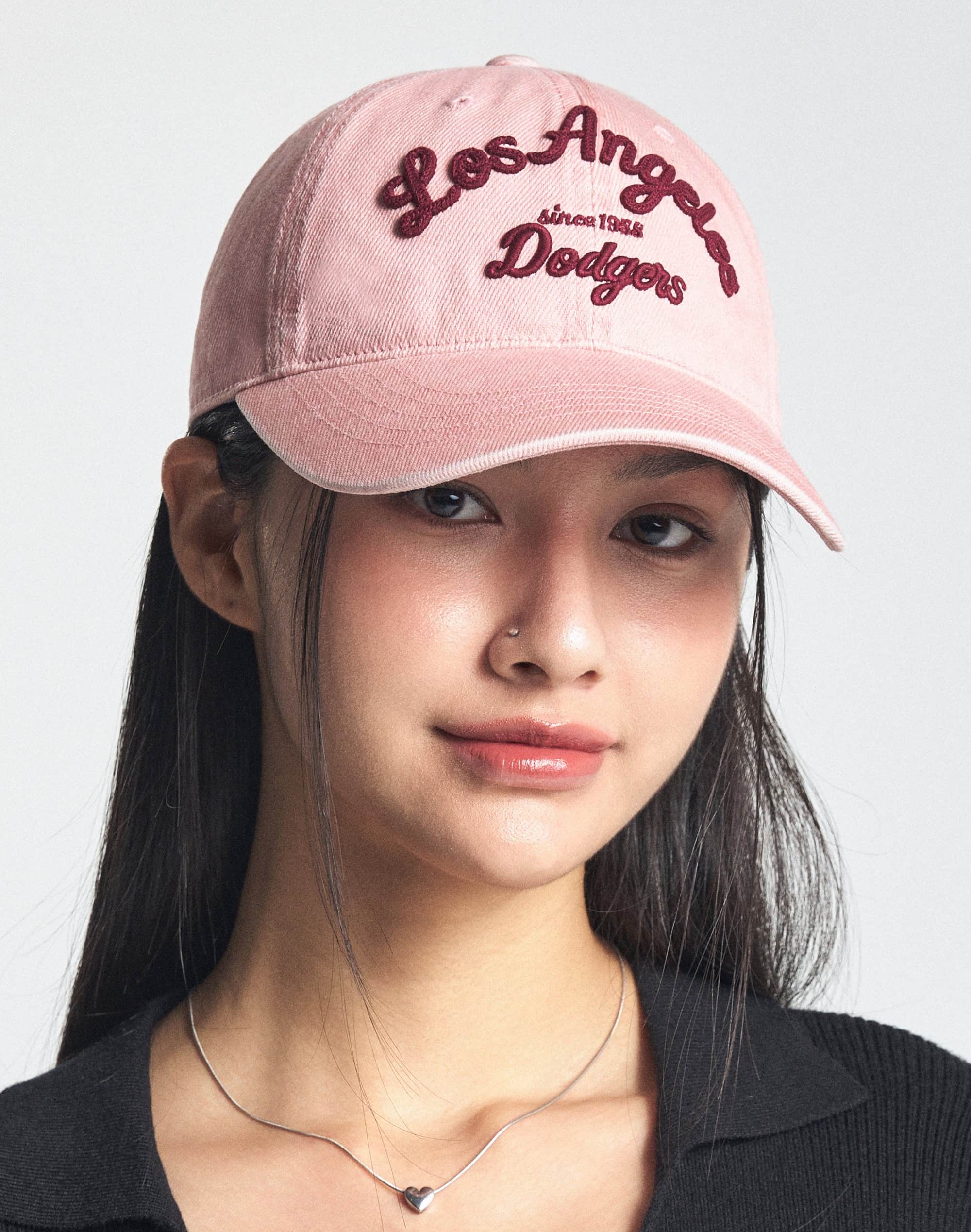 Mũ MLB Denim Varsity Cursive Los Angeles Dodgers Pink Ball Cap 3ACPDS14N-07PKM 1