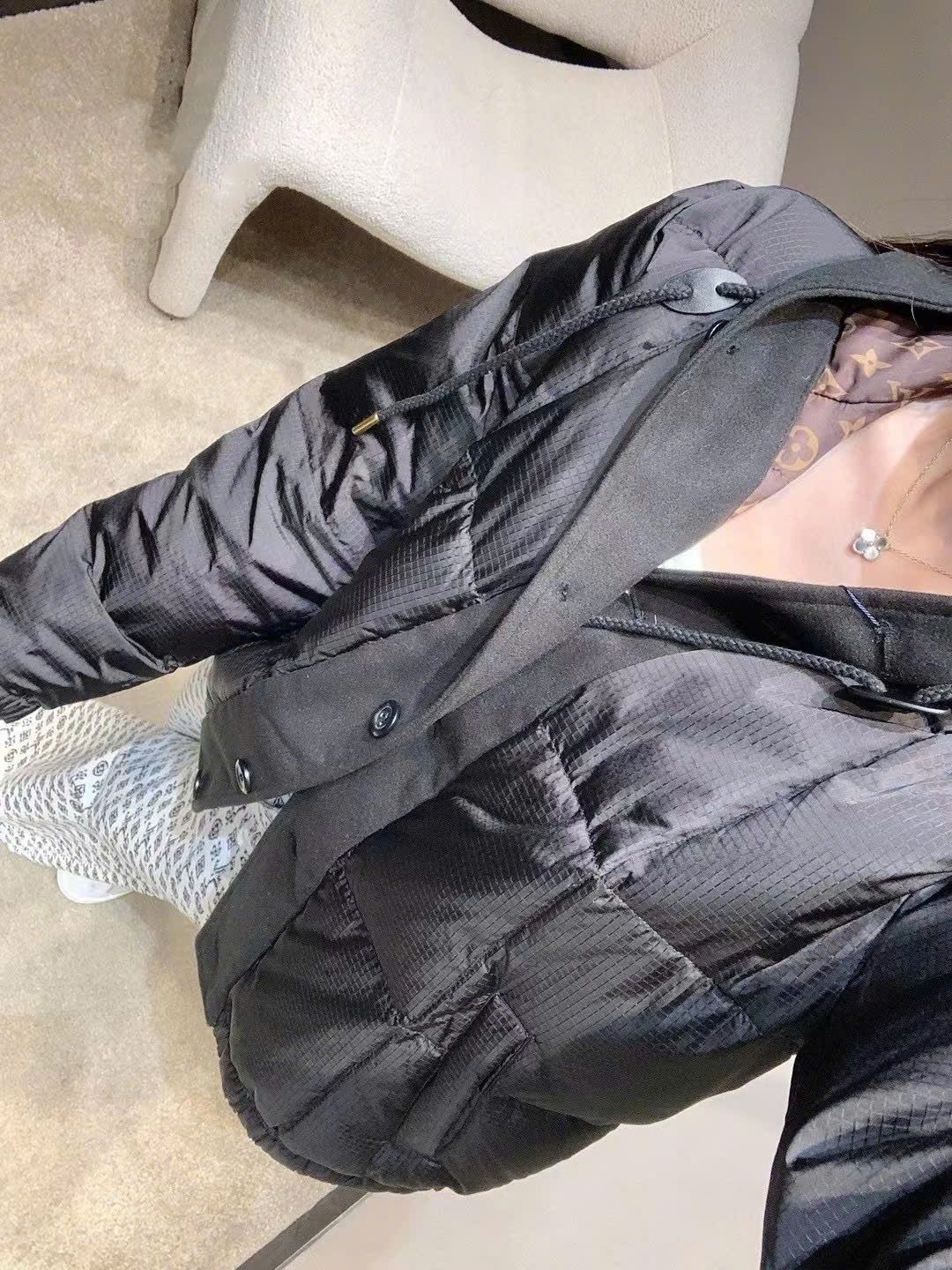 Áo khoác nữ có nón Louis Vuitton Hooded Quilted Ripstop Jacket 5