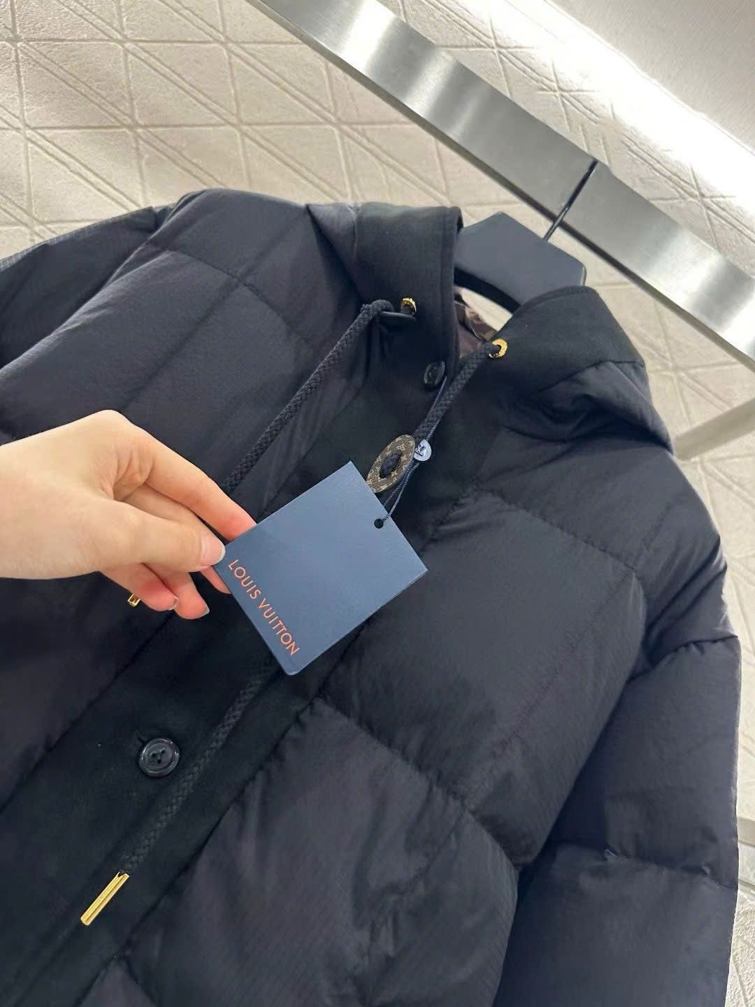 Áo khoác nữ có nón Louis Vuitton Hooded Quilted Ripstop Jacket 6