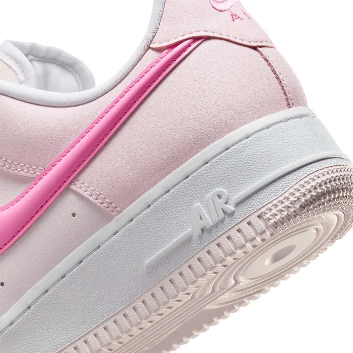 Giày thể thao Nike nữ Air Force 1 Low 07 LX Paw Print White Pink HM3696-661 1