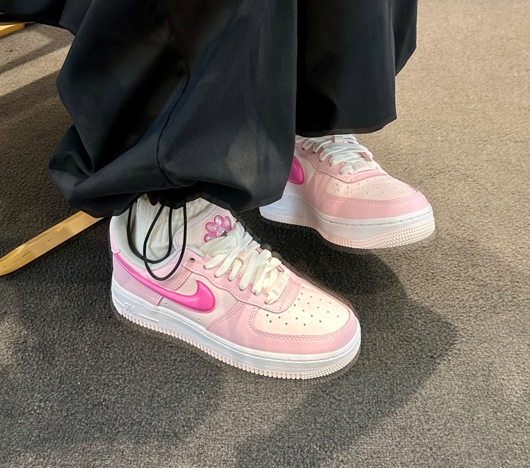 Giày thể thao Nike nữ Air Force 1 Low 07 LX Paw Print White Pink HM3696-661 7