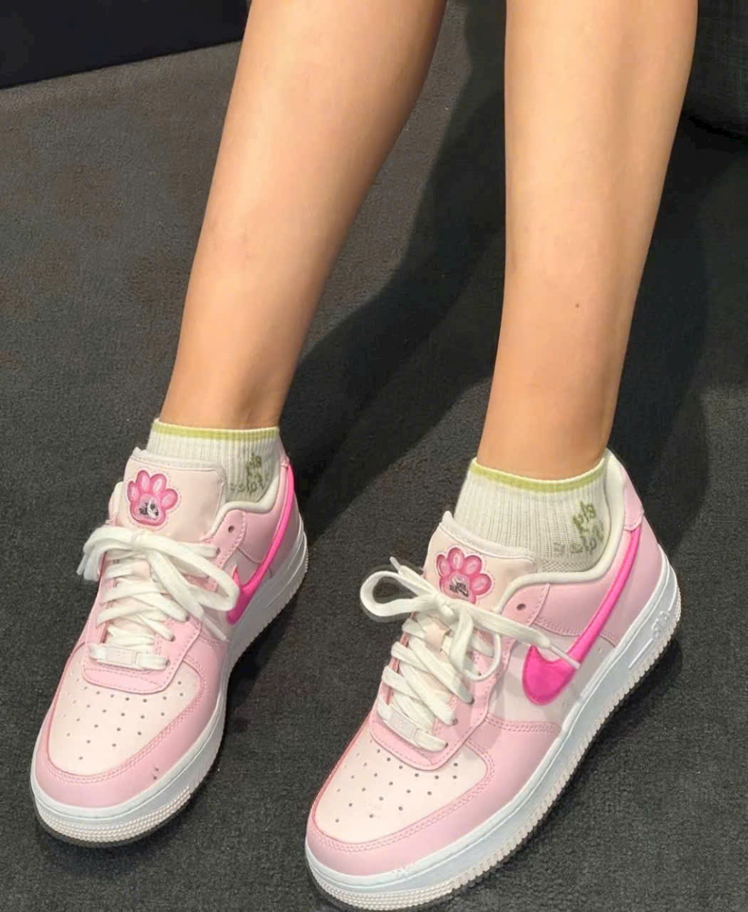 Giày thể thao Nike nữ Air Force 1 Low 07 LX Paw Print White Pink HM3696-661 8