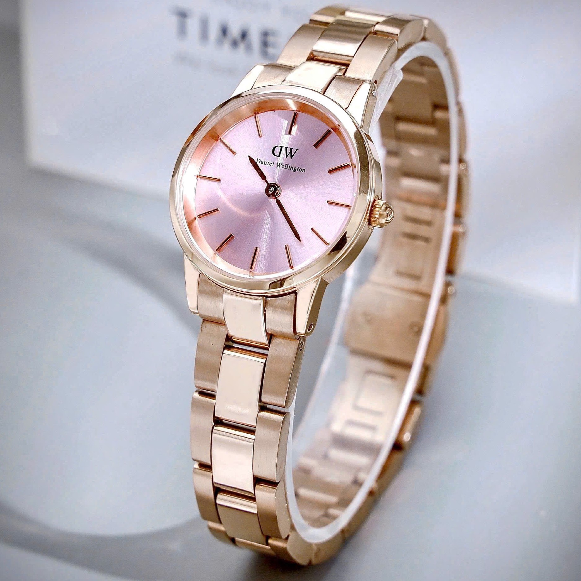Đồng hồ đeo tay nữ Daniel Wellington Iconic Link Melrose Light Pink Dial Watch DW00100369 10