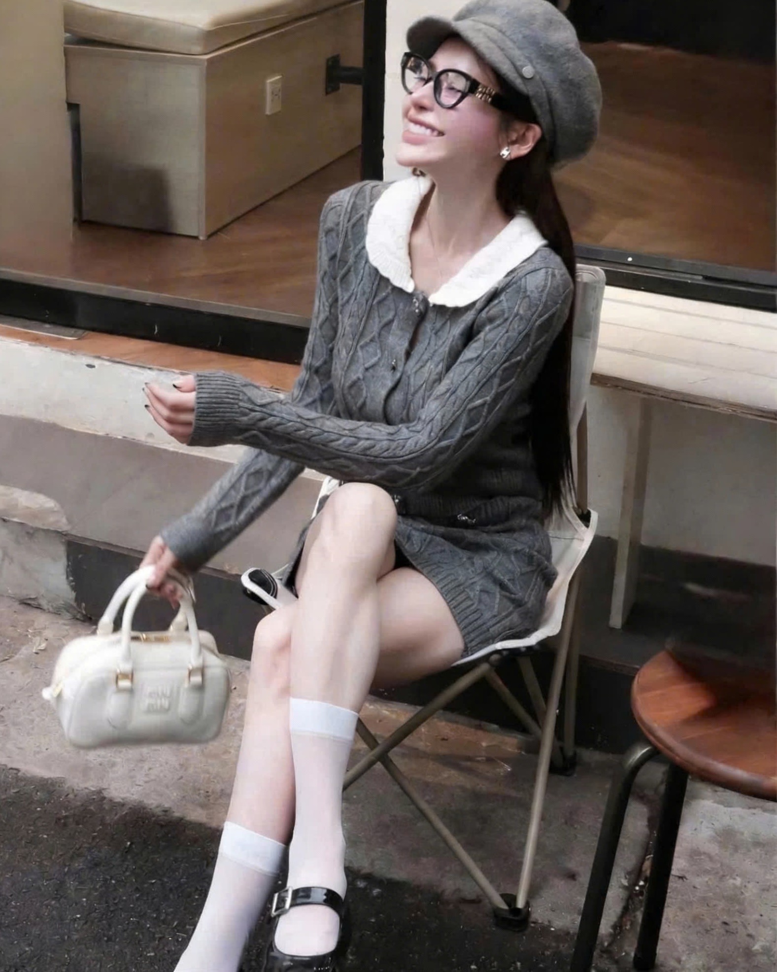 Combo áo cổ trắng váy ngắn xám Chanel 8