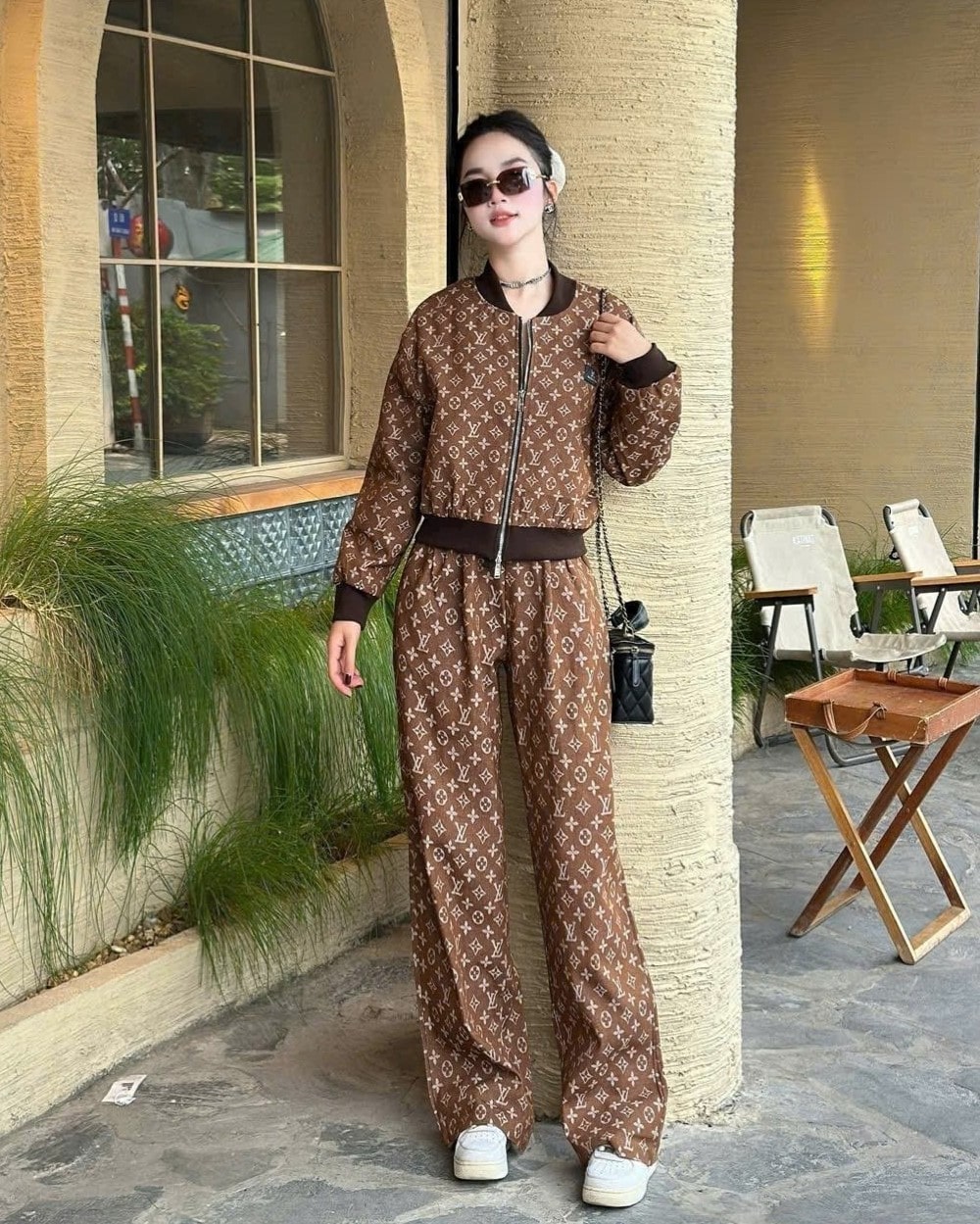 Combo áo khoác quần dài suông nâu họa tiết hãng LV 6