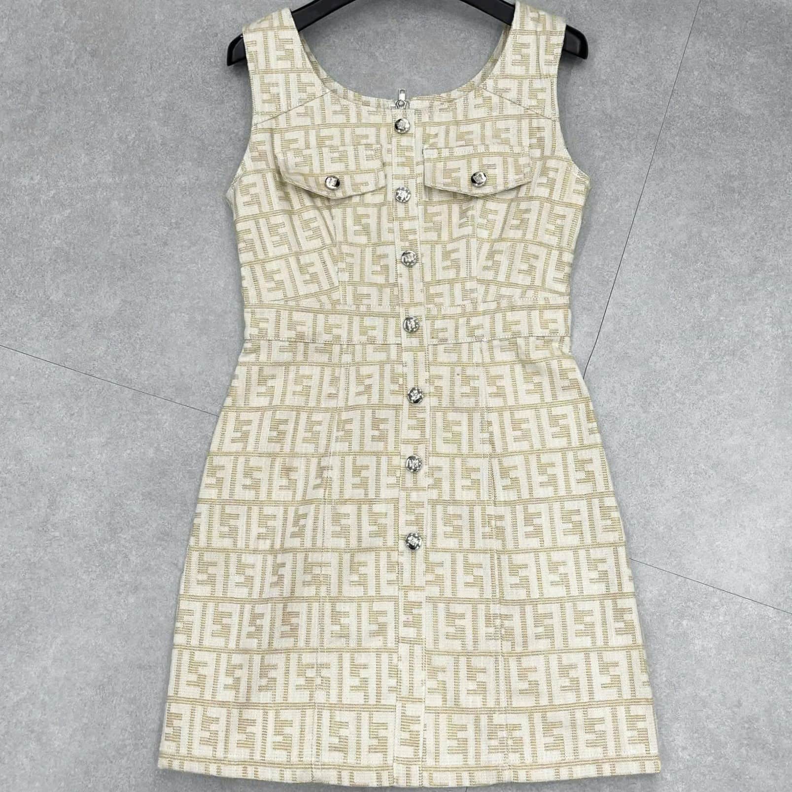 Áo đầm sát nách vàng kem hồng Fendi 5