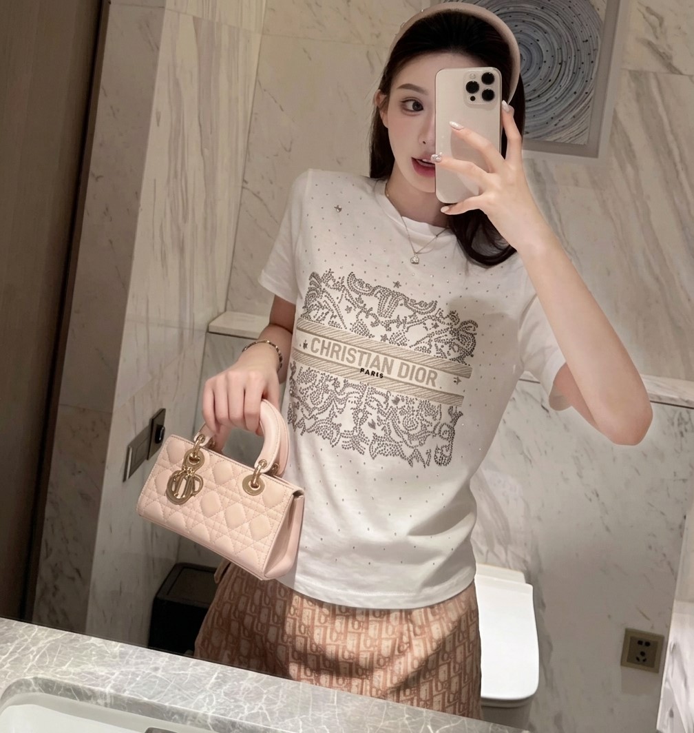 Áo thun tay ngắn cổ tròn họa tiết hãng Dior 2