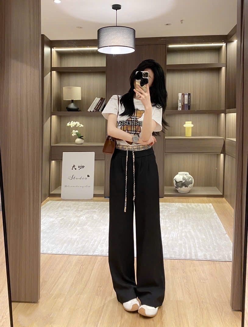 Combo áo thun in gấu teddy quần dài Burberry 4