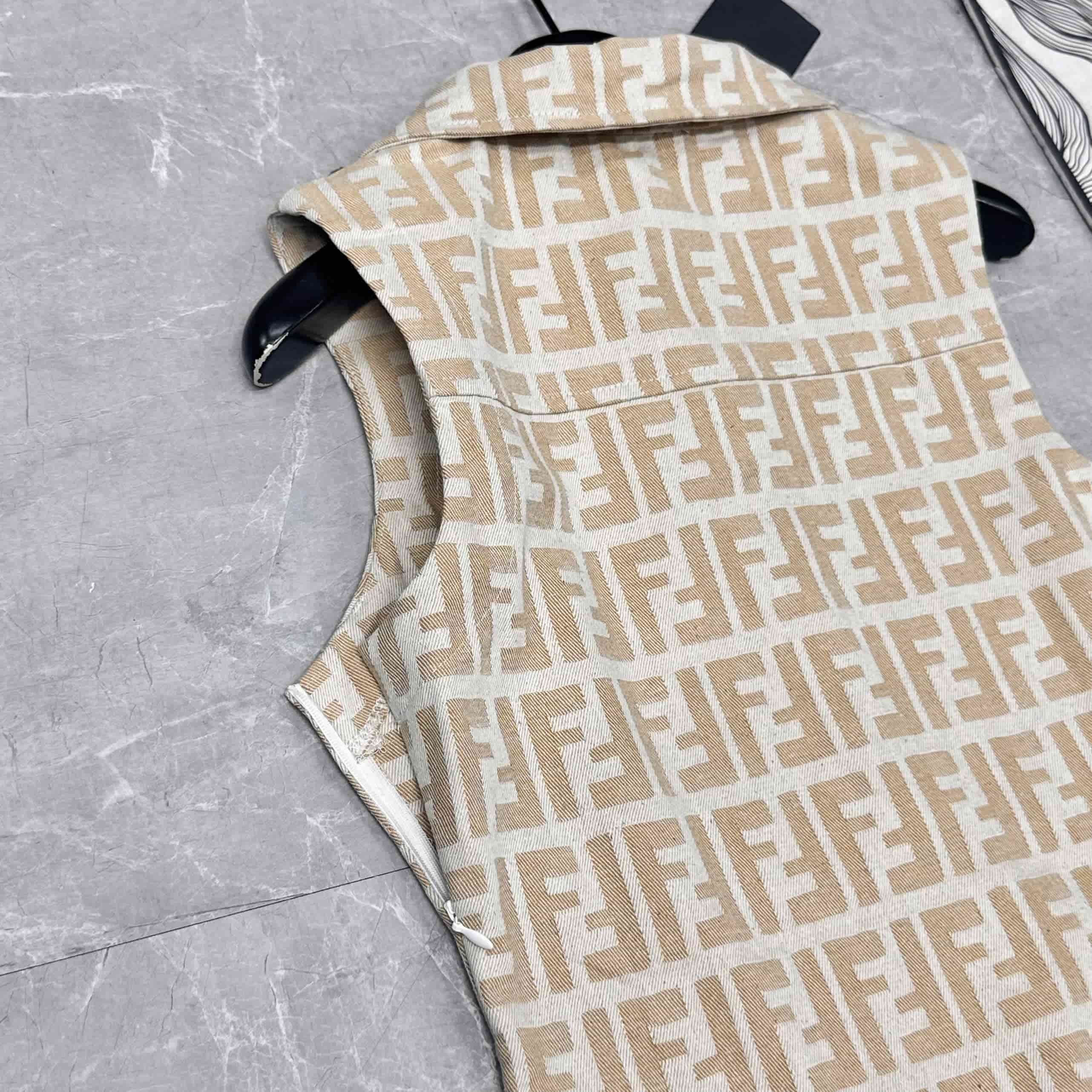 Đầm nữ thời trang cổ polo fendi 8