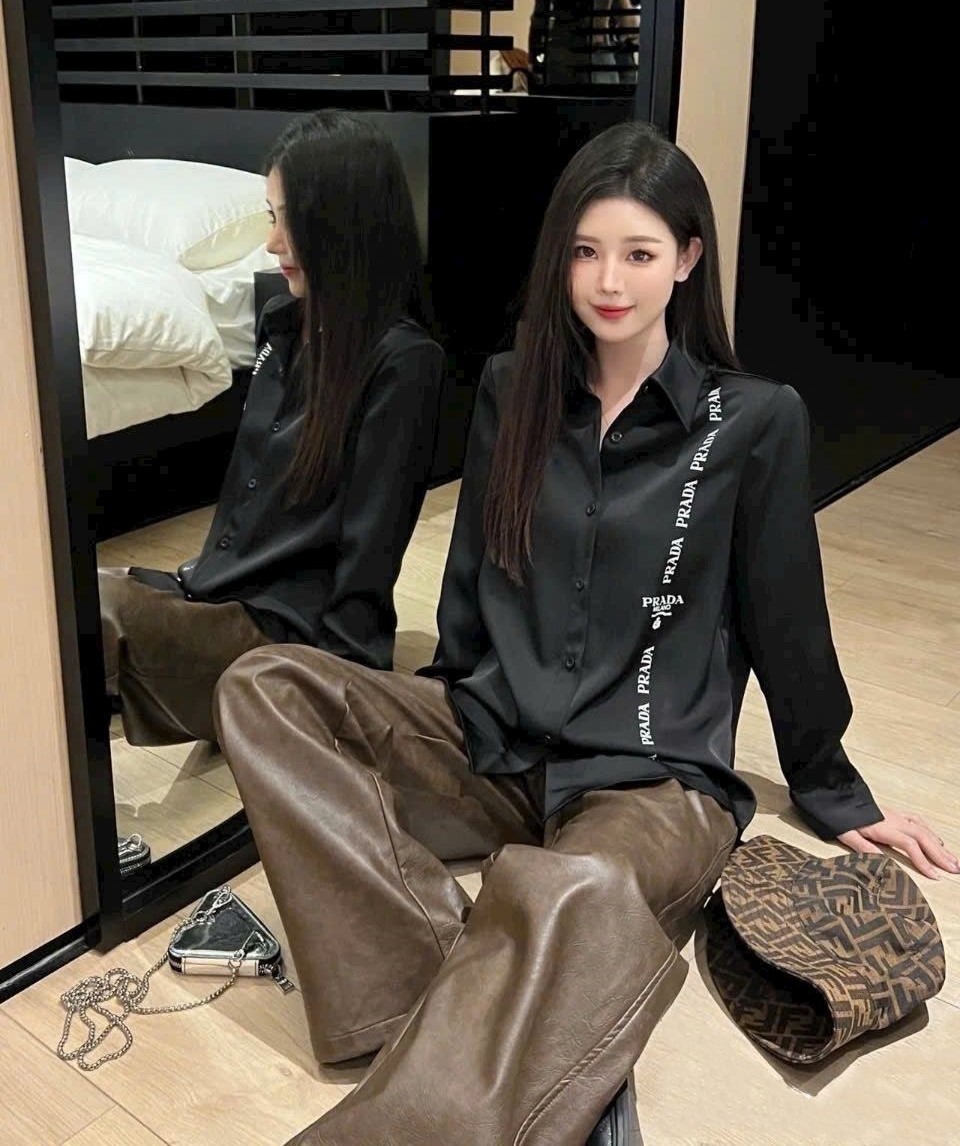 Áo sơ mi lụa tay dài nữ màu đen Prada 3