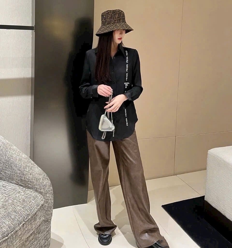 Áo sơ mi lụa tay dài nữ màu đen Prada 4