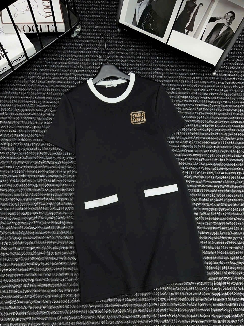 Áo đầm nữ Miu Miu cổ tròn dáng suông 5