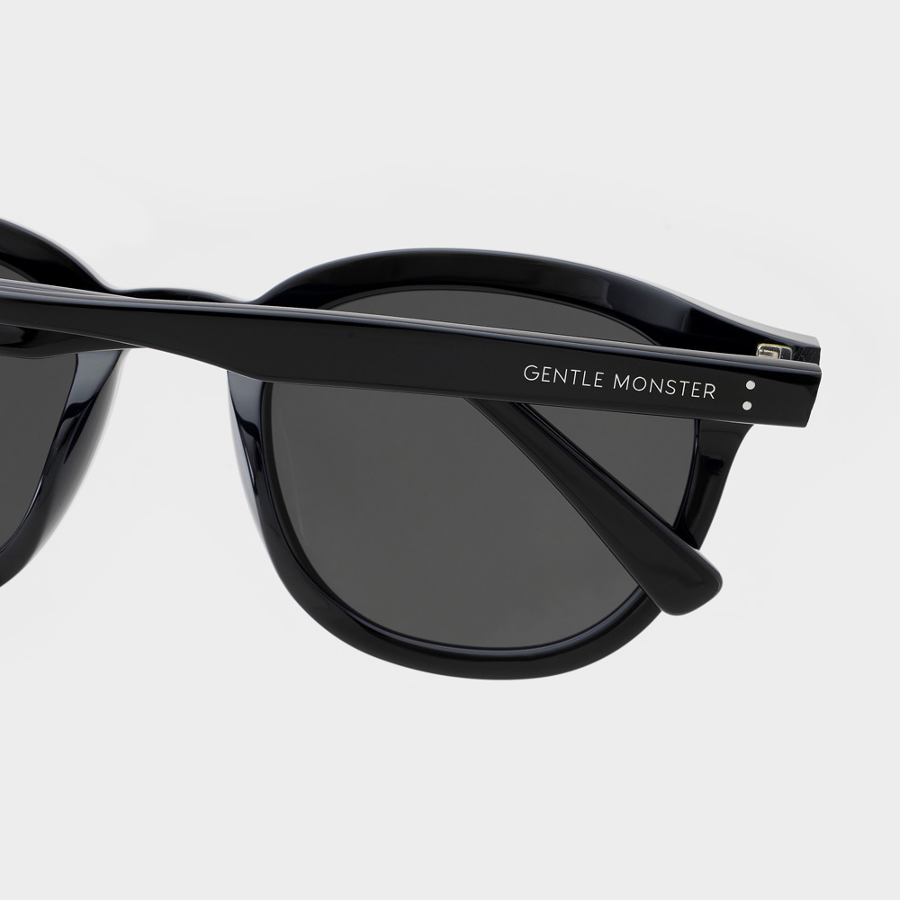 Kính mát Gentle Monster Lang 01 Black Lenses Round Acetate Frame 22
