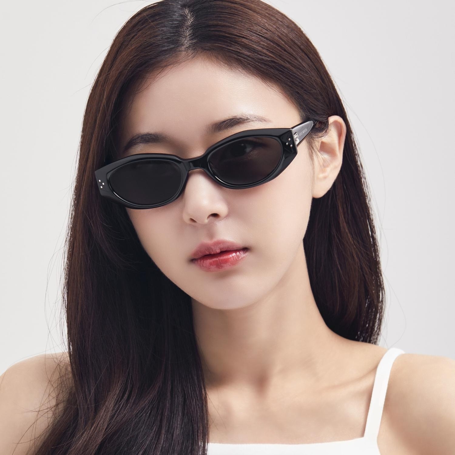 Mắt kính Gentle Monster Dada 01 Black Lenses Butterfly Shape Black Acetate Frame 14