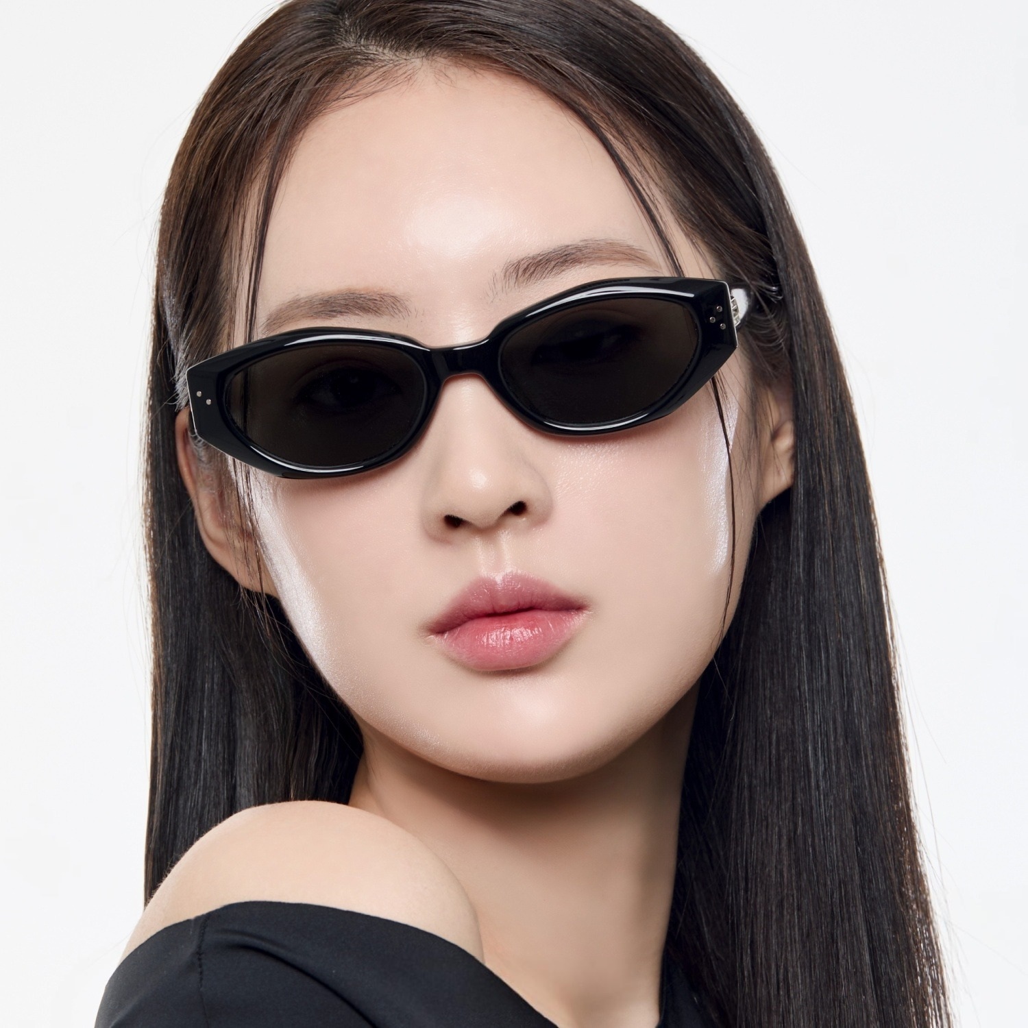 Mắt kính Gentle Monster Dada 01 Black Lenses Butterfly Shape Black Acetate Frame 19