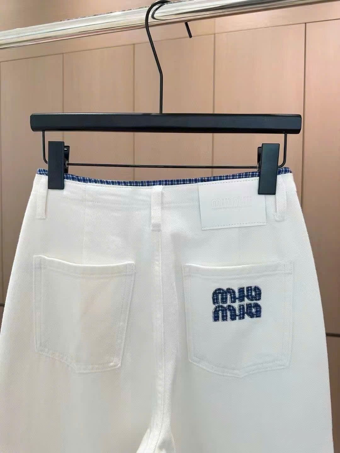 Quần nữ suông dài Miu Miu màu trắng 1