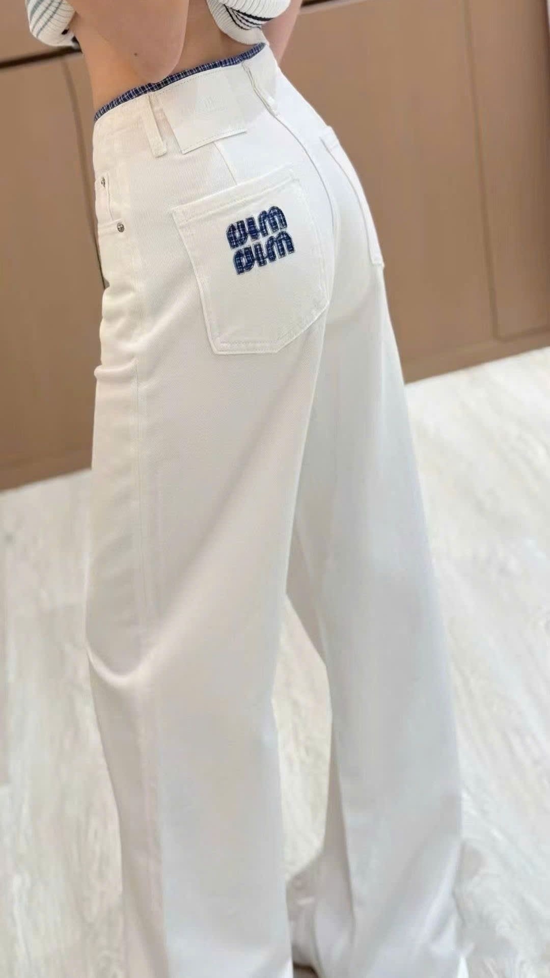 Quần nữ suông dài Miu Miu màu trắng 2