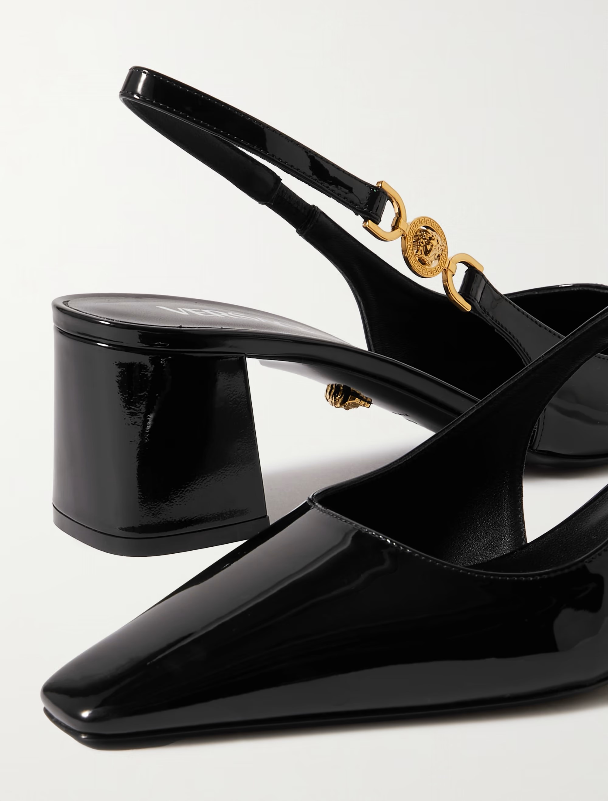 Giày sandal đen Versace Medusa 95 Embellished Patent-leather Slingback Pumps 55 mm 16
