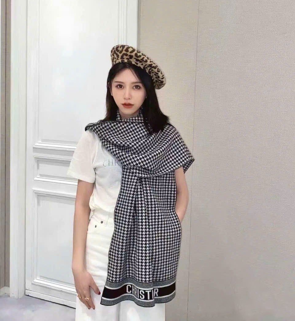 KHĂN CHOÀNG CỖ DIOR 30 MONTAIGNE SCARF BLACK AND WHITE BLENDED CASHMERE KNIT 1