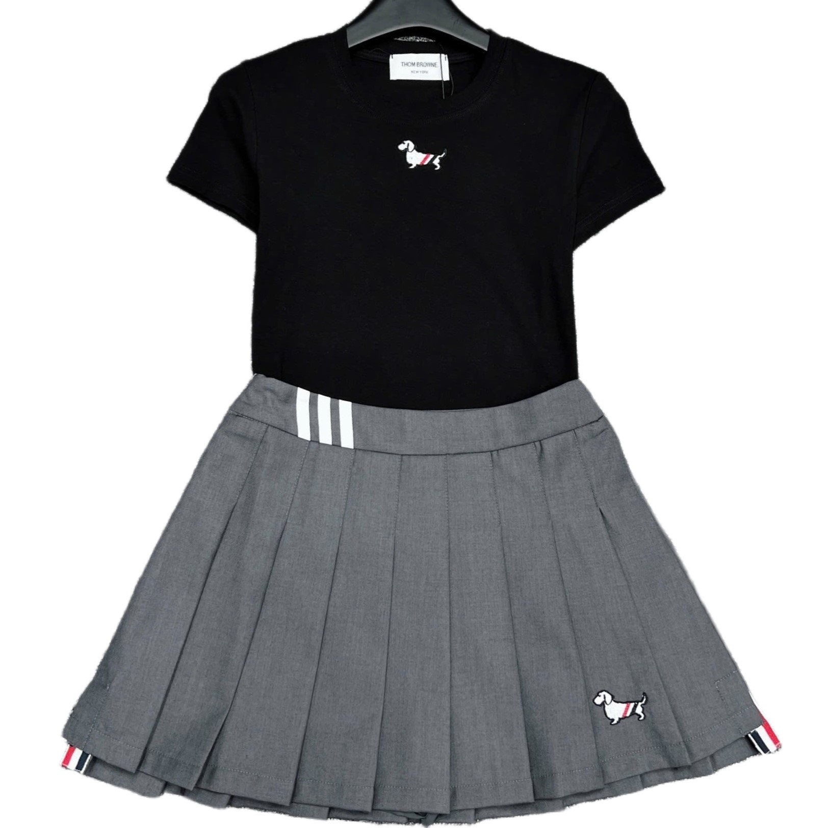 Combo bộ áo thun chó váy xếp ly Thom Browne 12