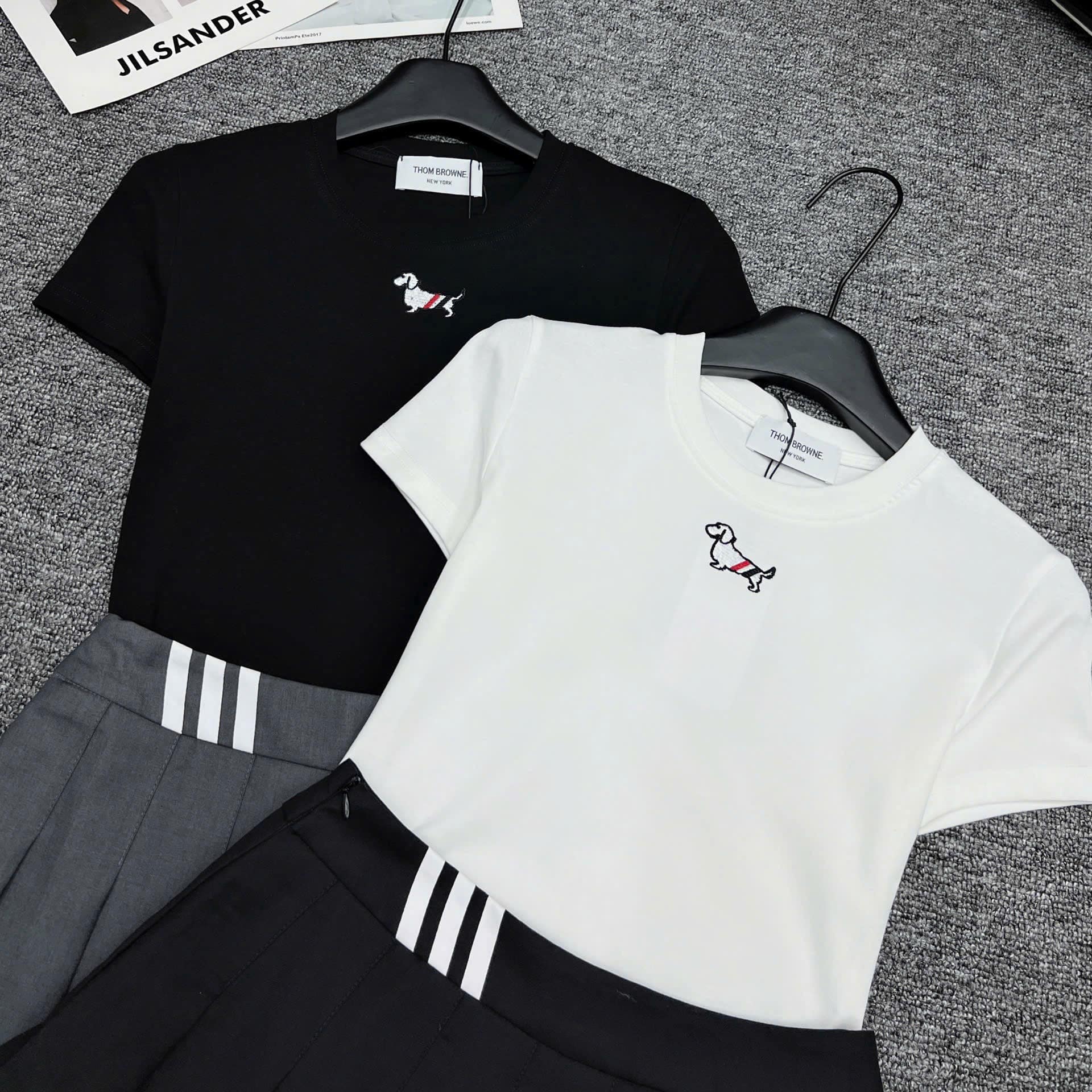 Combo bộ áo thun chó váy xếp ly Thom Browne 13