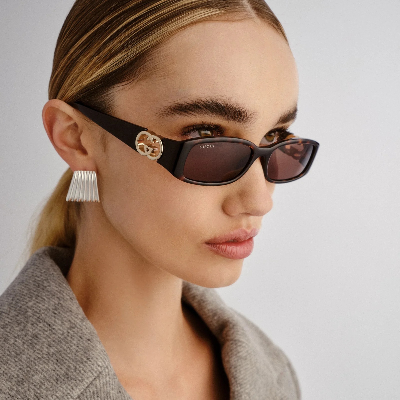 Kính mát Gucci Rectangular Frame Sunglasses Dark Tortoiseshell GG1661S 1