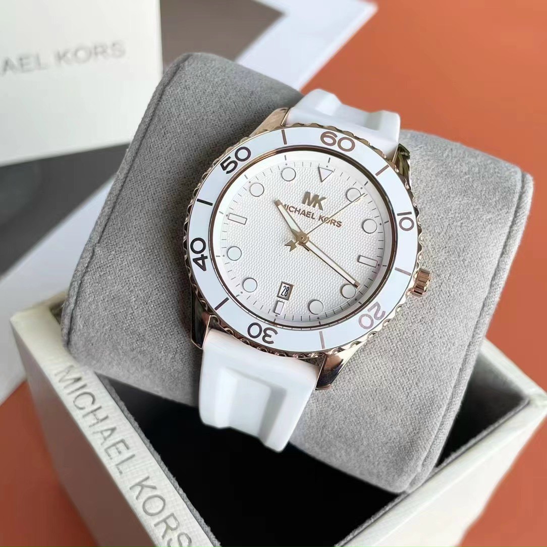 ĐỒNG HỒ ĐEO TAY MICHAEL KORS RUNWAY DIVE OVERSIZED ROSE GOLD-TONE SILICONE STRAP WATCH MK6853 5