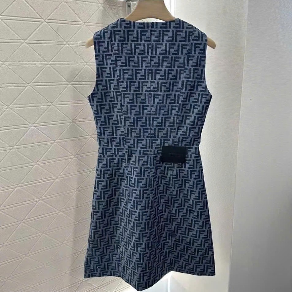 Đầm xanh sát nách nữ Fendi 5