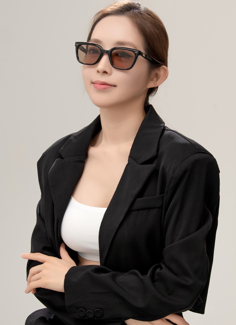 Kính mát Gentle Monster Breezebe 01(BR) Brown Lenses Black Acetate Frame 6
