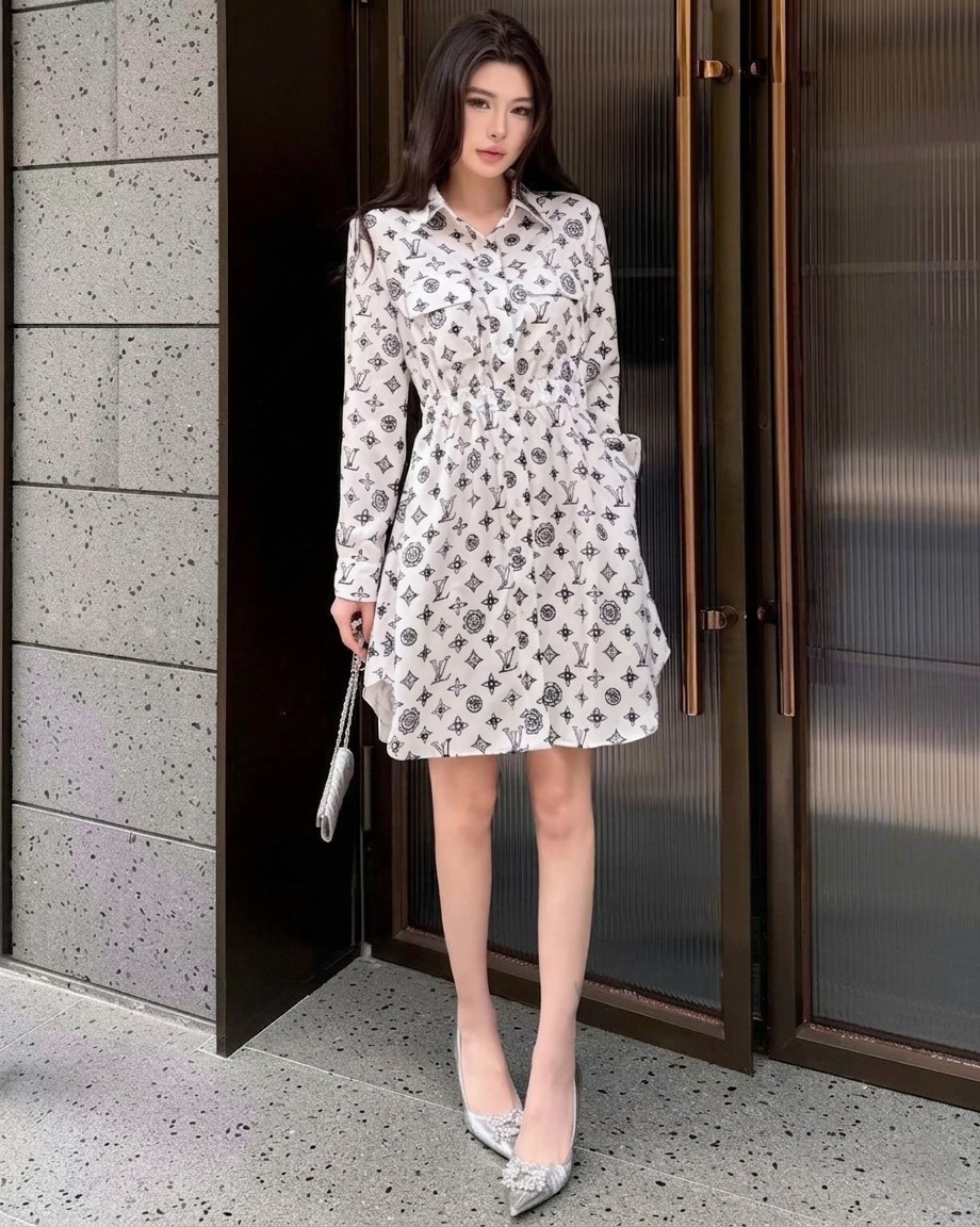 Đầm LV nữ tay dài cổ sơ mi bo eo xanh dương và trắng 4