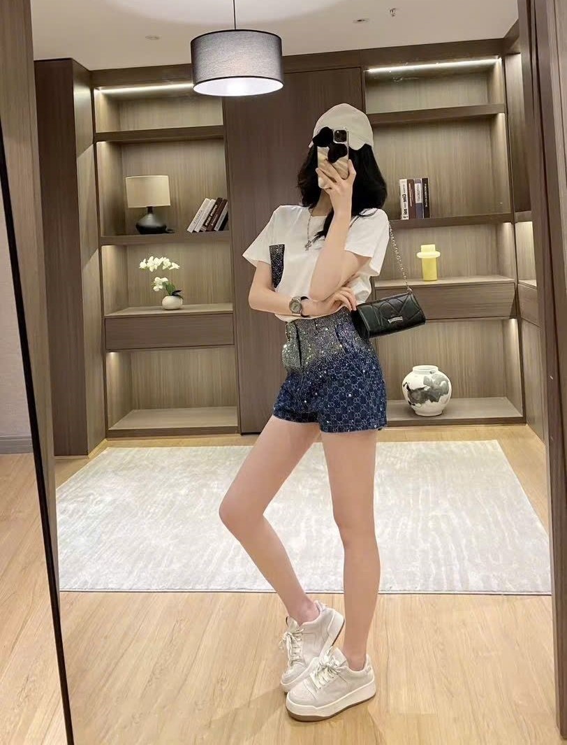 Combo bộ áo thun trắng quần short nữ lưng cao Gucci đính đá 3