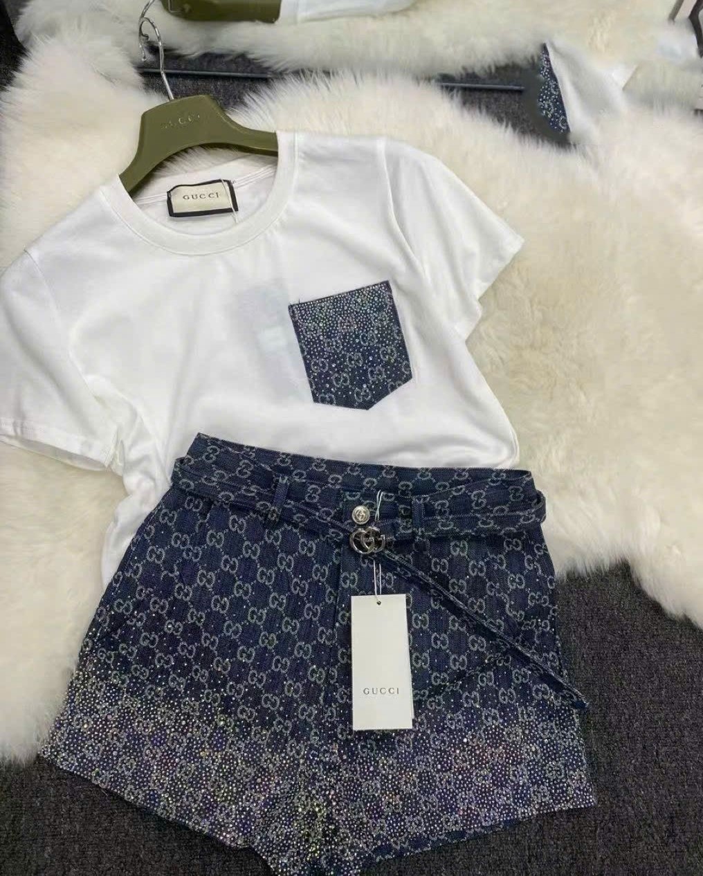 Combo bộ áo thun trắng quần short nữ lưng cao Gucci đính đá 4