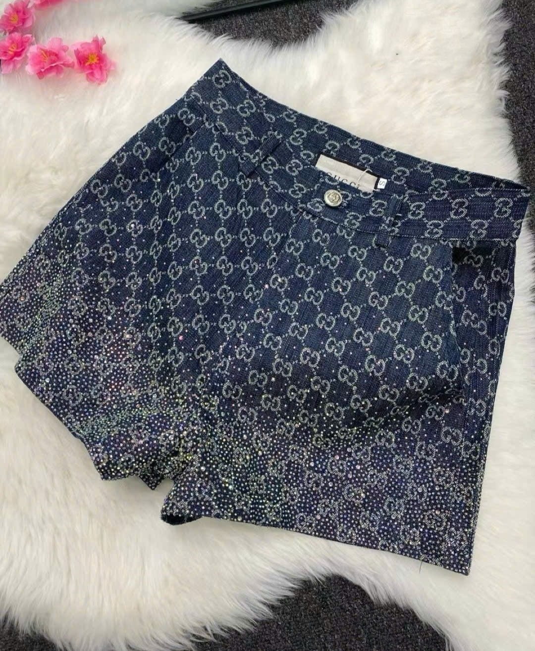 Combo bộ áo thun trắng quần short nữ lưng cao Gucci đính đá 12