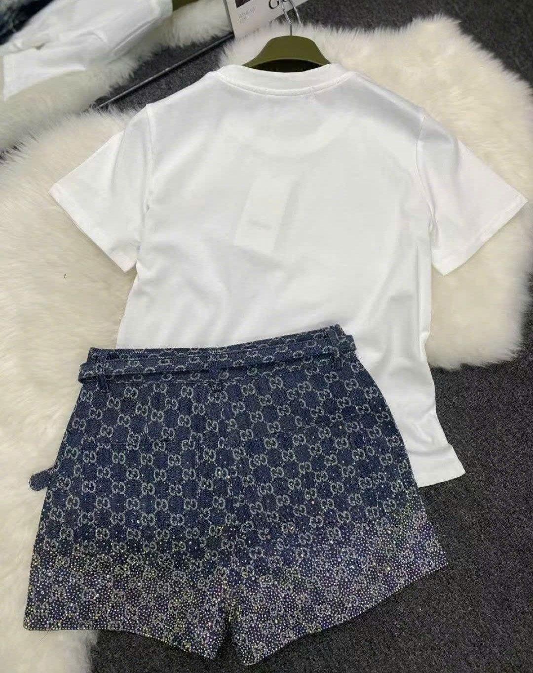 Combo bộ áo thun trắng quần short nữ lưng cao Gucci đính đá 14