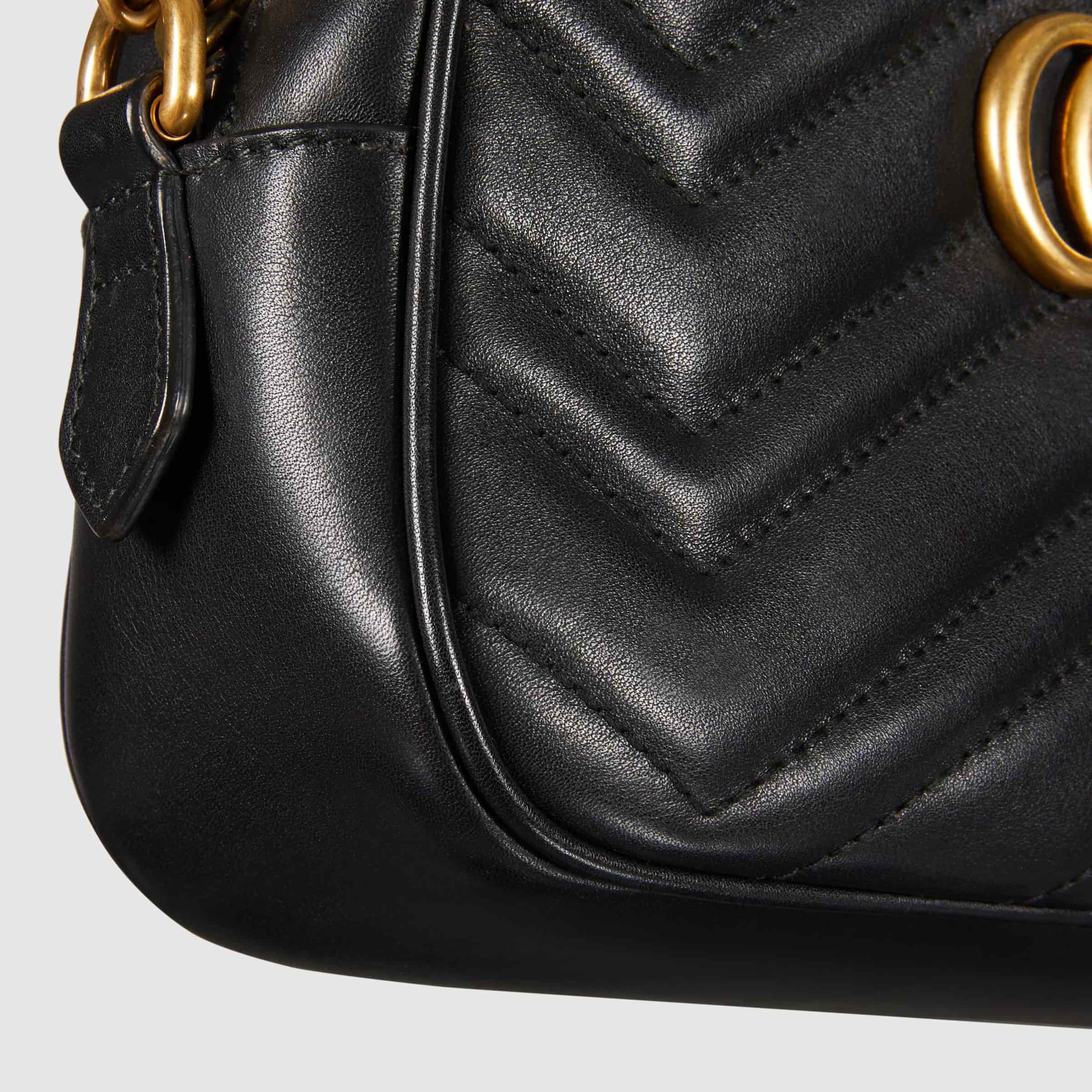Túi đeo chéo Gucci Marmont Mini Shoulder Bag Black Matelassé Chevron Leather With GG On The Back 11