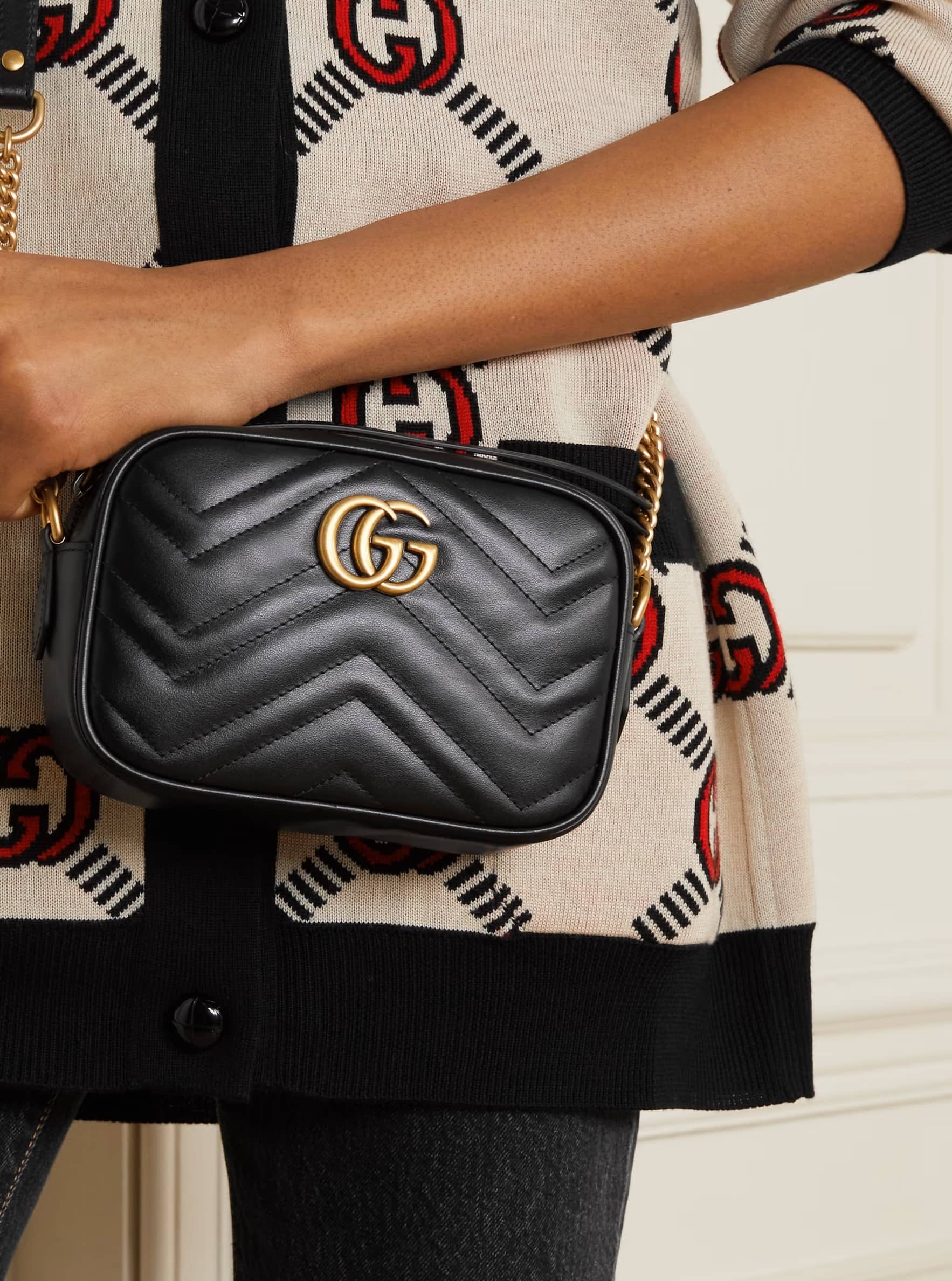 Túi đeo chéo Gucci Marmont Mini Shoulder Bag Black Matelassé Chevron Leather With GG On The Back 12