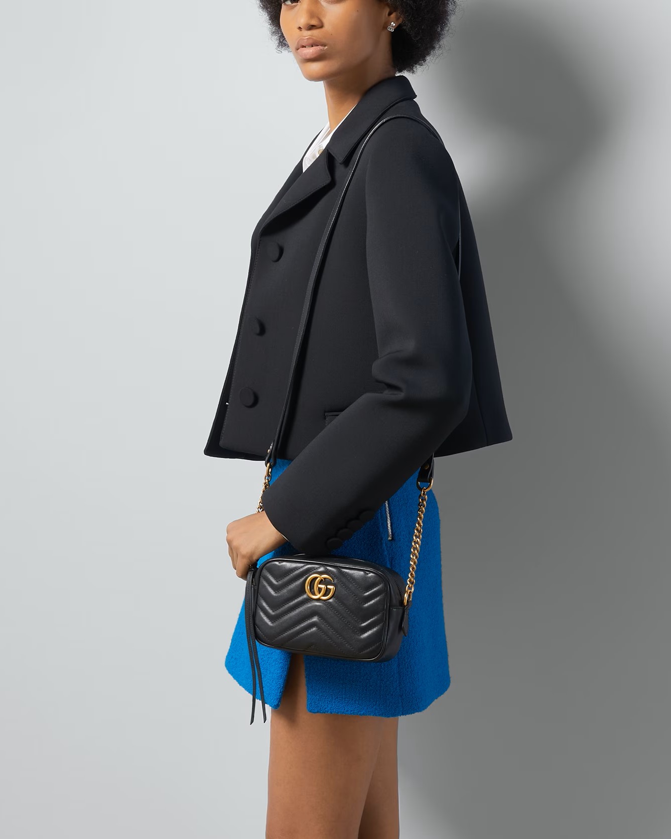 Túi đeo chéo Gucci Marmont Mini Shoulder Bag Black Matelassé Chevron Leather With GG On The Back 13