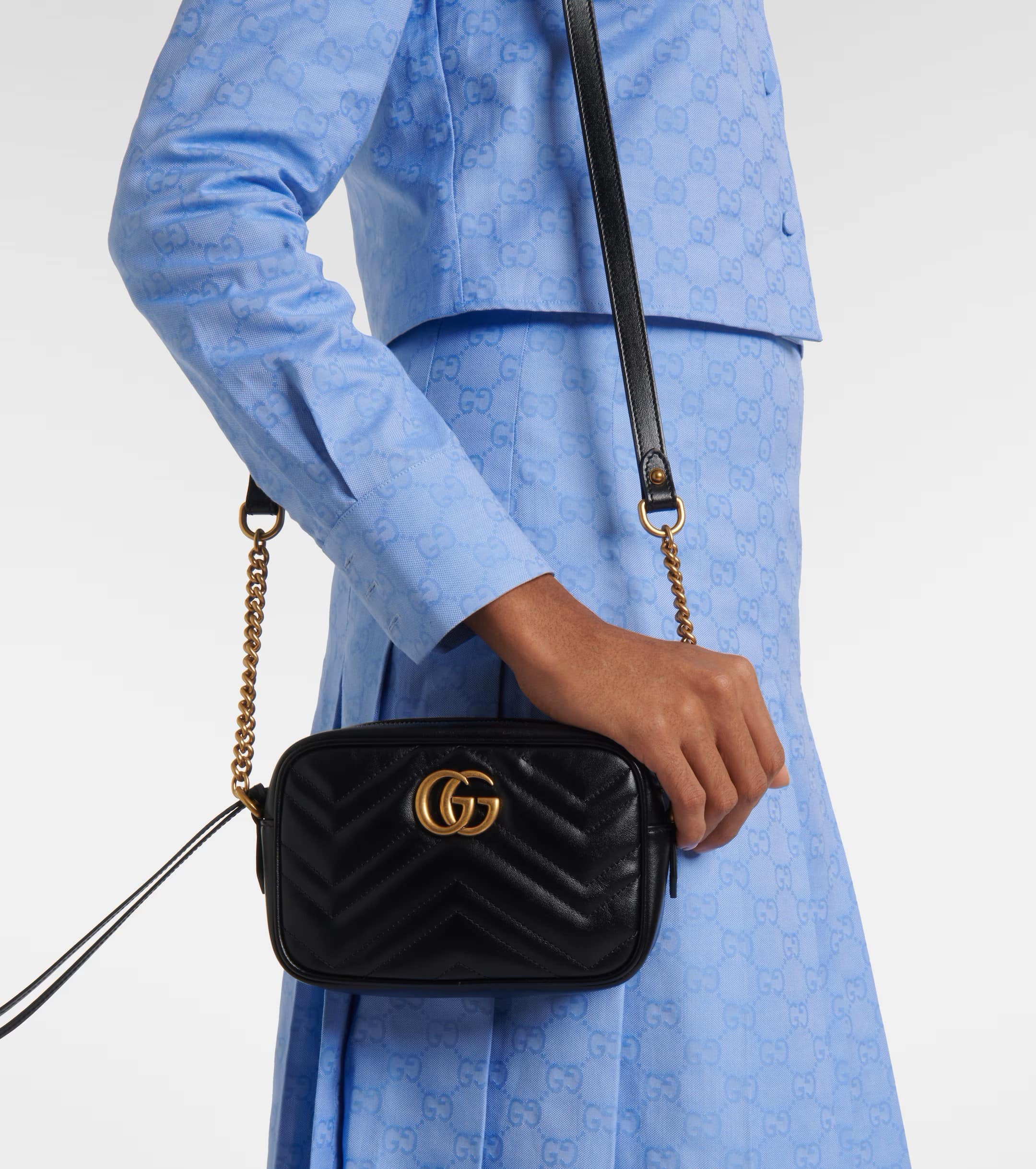 Túi đeo chéo Gucci Marmont Mini Shoulder Bag Black Matelassé Chevron Leather With GG On The Back 14