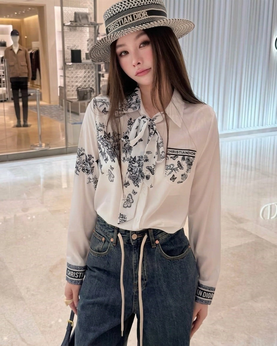 Áo sơ mi trắng tay dài họa tiết hãng cột nơ Dior 3