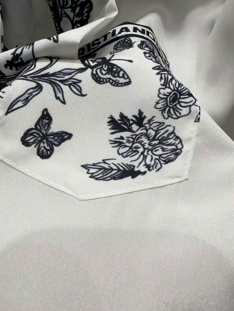Áo sơ mi trắng tay dài họa tiết hãng cột nơ Dior 7