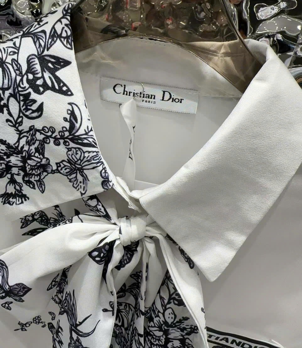 Áo sơ mi trắng tay dài họa tiết hãng cột nơ Dior 14