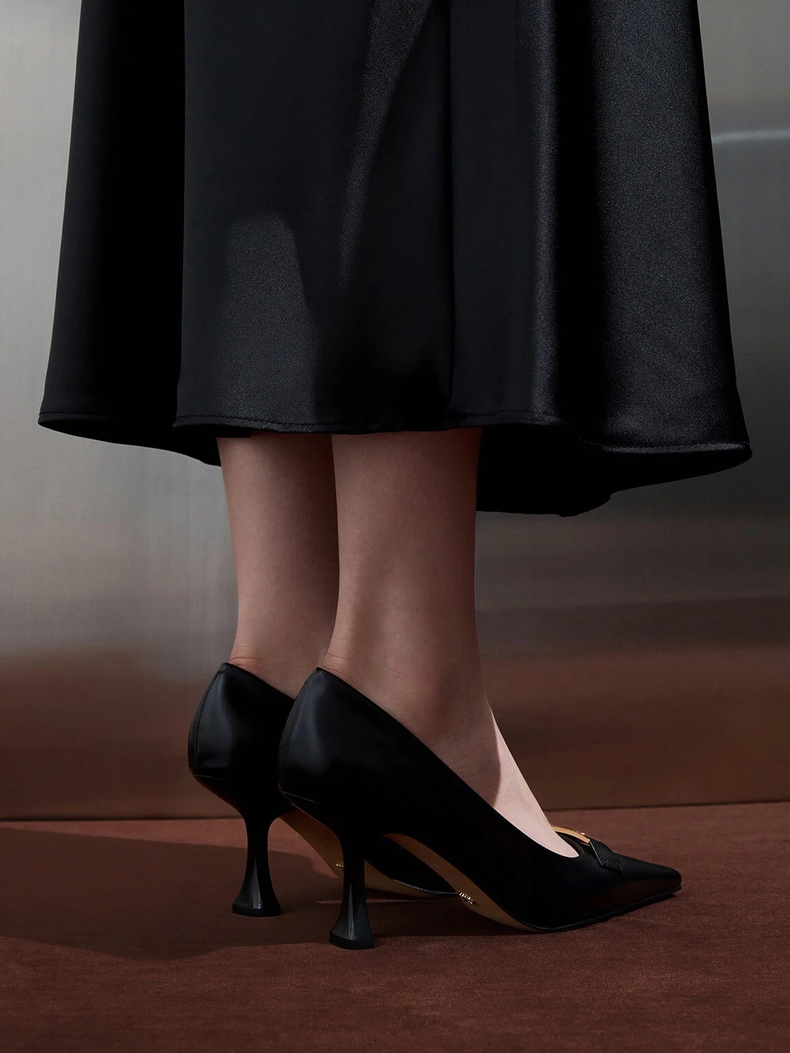 Giày nữ đen Charles and Keith Leather Sculptural-Heel Square-Toe Pumps Black Box SL1-61720052 10