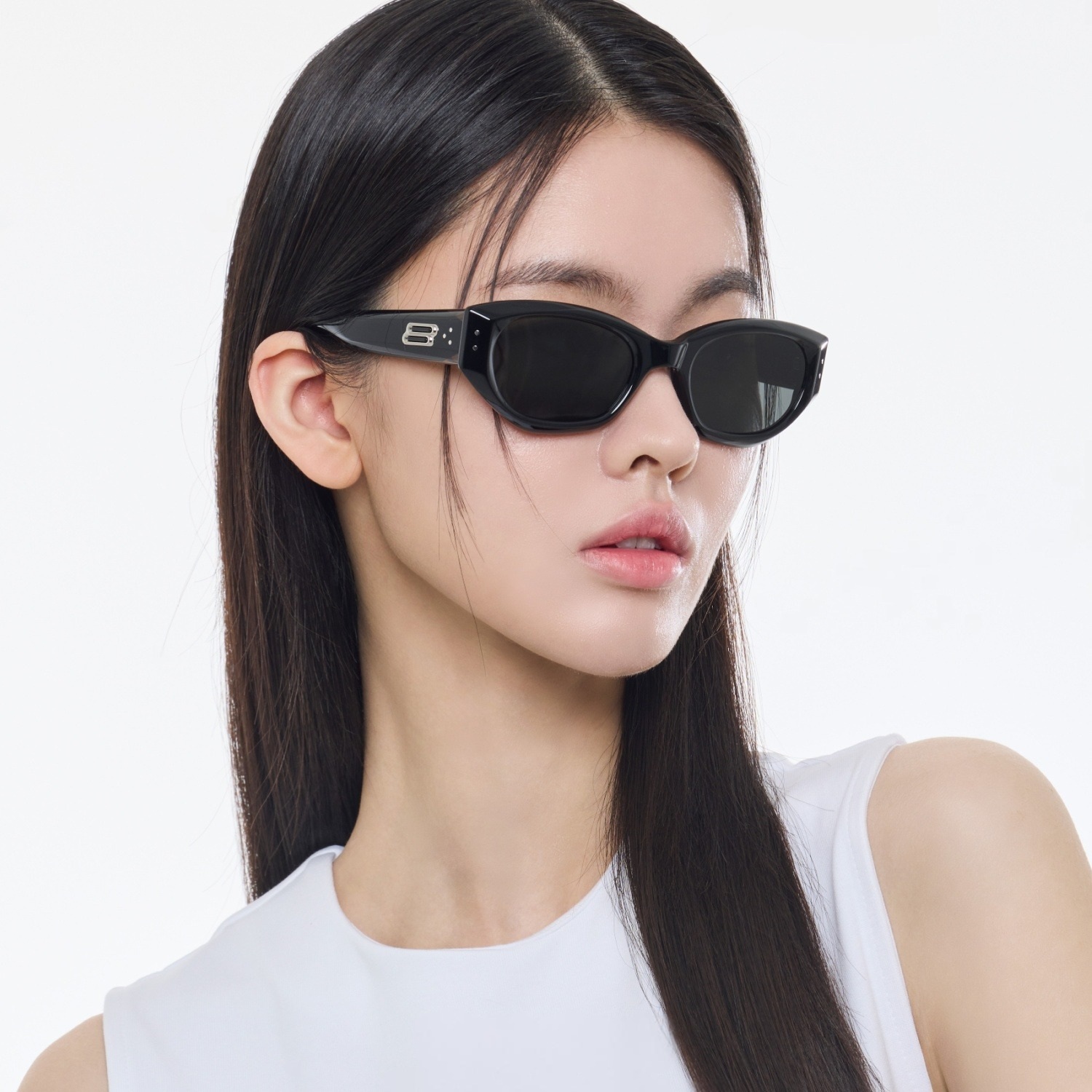 Kính mát Gentle Monster Benven 01 Black Acetate Frame 8