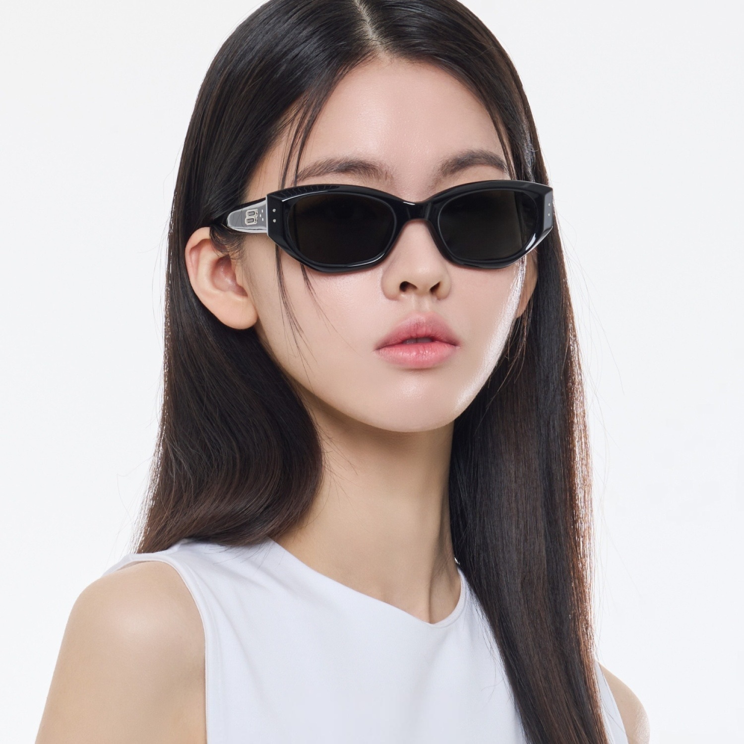 Kính mát Gentle Monster Benven 01 Black Acetate Frame 9