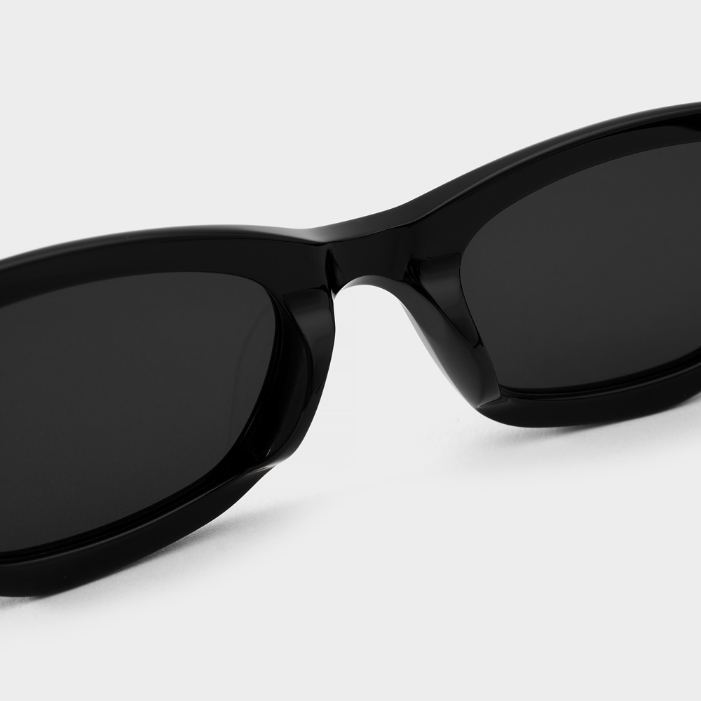 Kính mát Gentle Monster Benven 01 Black Acetate Frame 13