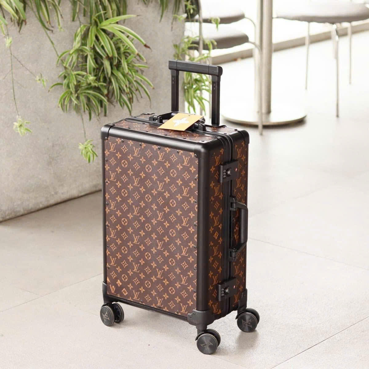 Va li nâu Louis Vuitton Horizon Monogram Canvas 2