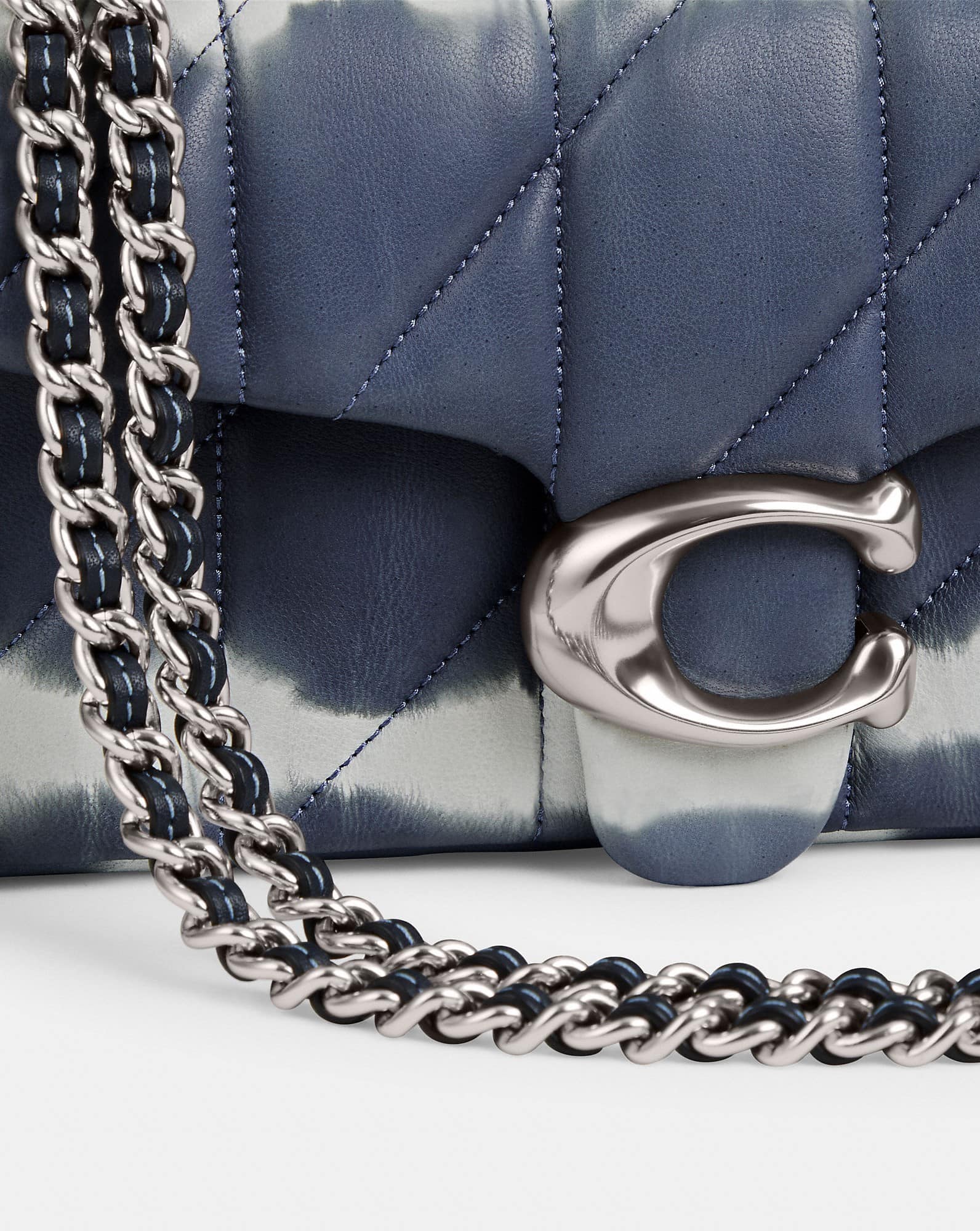 TÚI ĐEO CHÉO COACH TABBY SHOULDER BAG 20 WITH QUILTING AND TIE DYE CU080 2