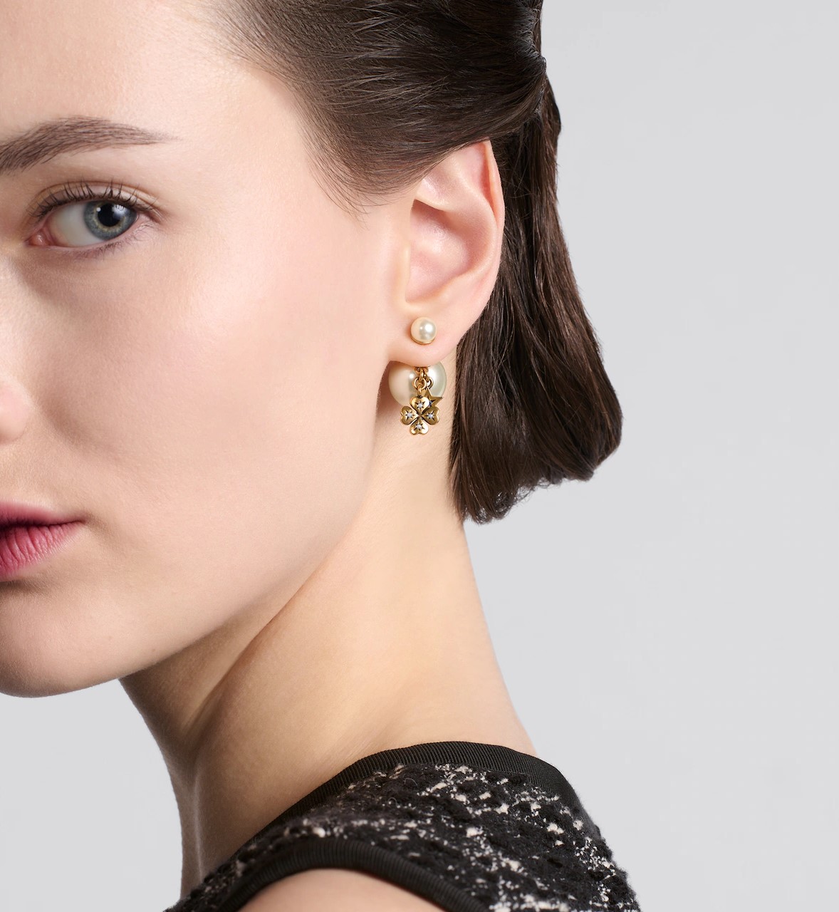 BÔNG TAI DIOR TRIBALES EARRINGS WITH WHITE RESIN PEARLS AND MULTICOLOR CRYSTALS 2